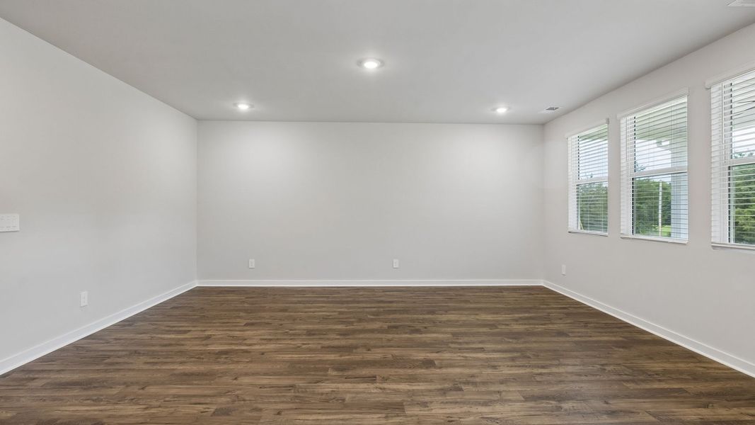 Spacious, unfurnished interior of a new home in Reserve at Hickory Ridge, Columbia (Image 34).