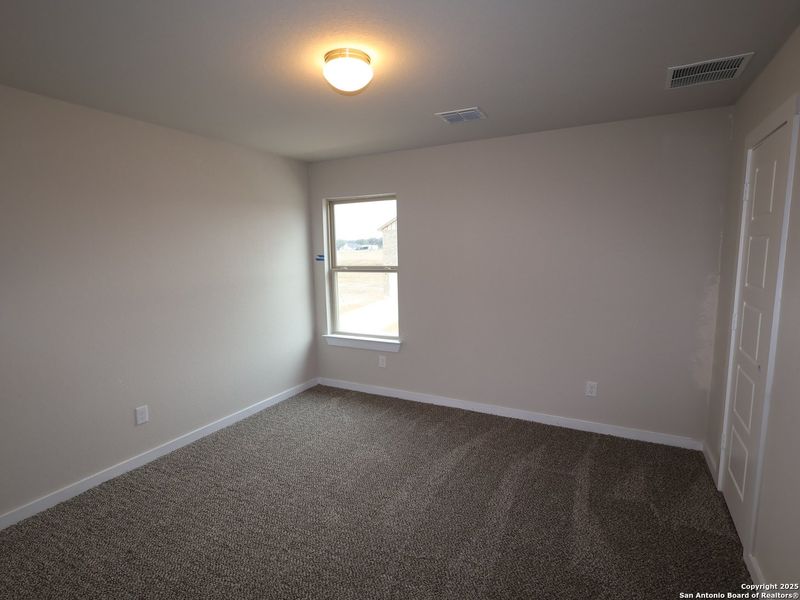 Spacious, unfurnished interior of a new home in Winding Brook, San Antonio (Image 20). Spacious, unfurnished interior of a new home in Winding Brook, San Antonio (Image 20).