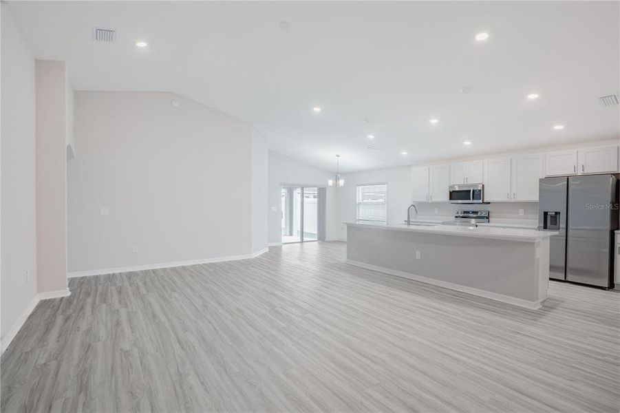 Spacious, unfurnished interior of a new home in Cypress Ridge Ranch, Wimauma (Image 17).