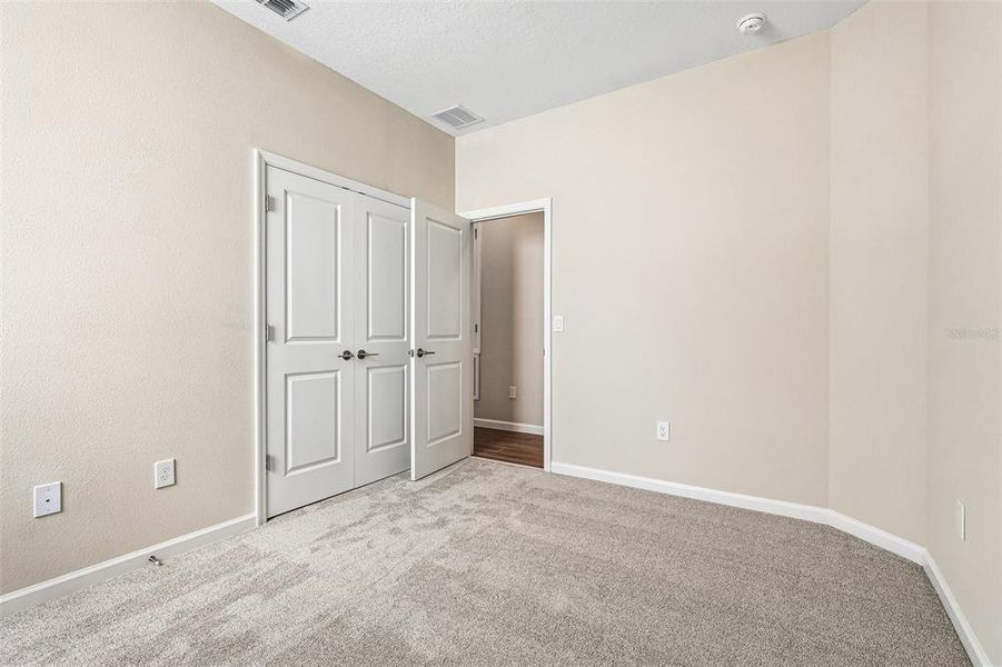 Spacious, unfurnished interior of a new home in Center Lake on the Park, St. Cloud (Image 11).