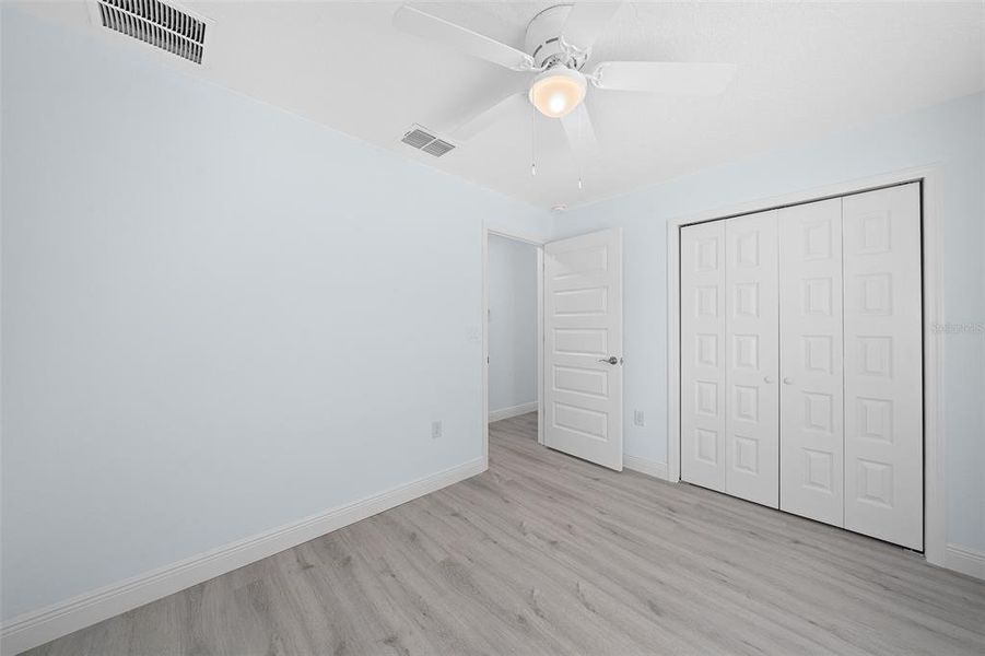 Spacious, unfurnished interior of a new home in , Ocala (Image 12).