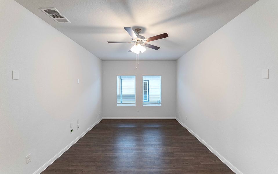 Spacious, unfurnished interior of a new home in Sunset Oaks, Maxwell (Image 11).