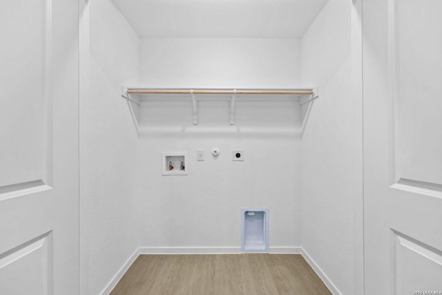 Spacious, unfurnished interior of a new home in Waterwheel, San Antonio (Image 28).