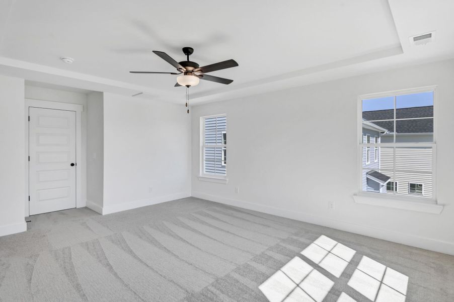 Spacious, unfurnished interior of a new home in Ashton Lakes, Lexington (Image 33).
