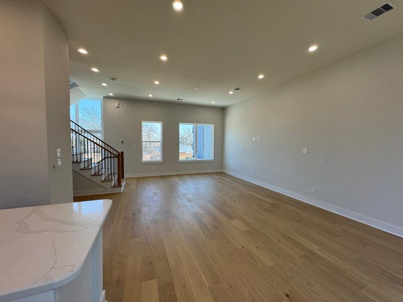 Spacious, unfurnished interior of a new home in , Houston (Image 24).