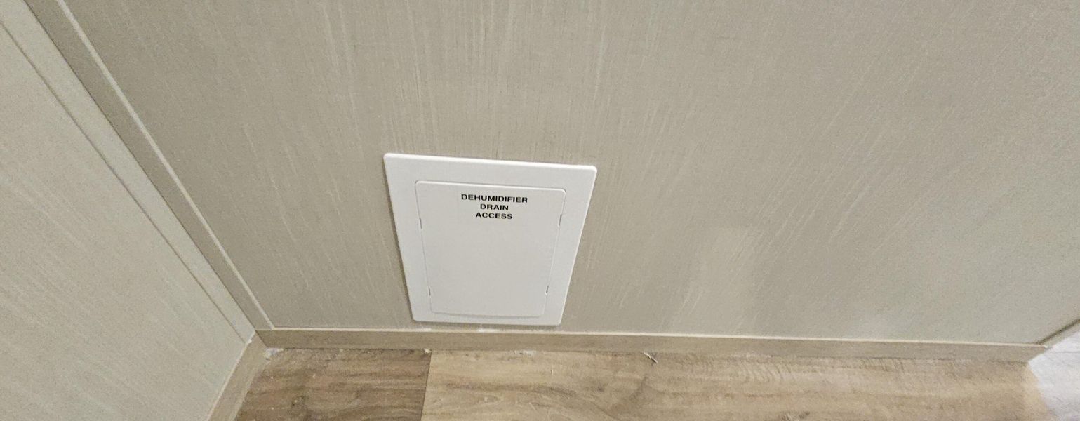 Spacious, unfurnished interior of a new home in , Cottageville (Image 10).