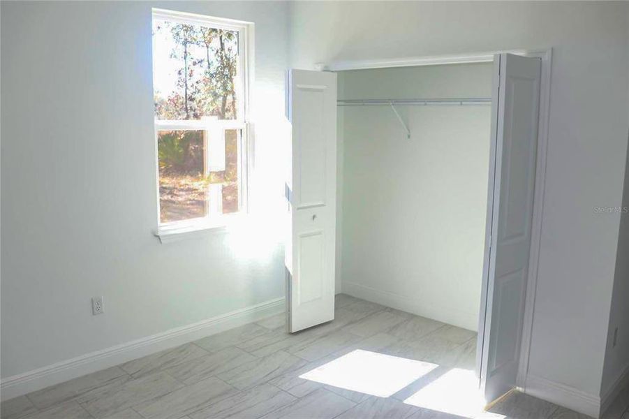 Spacious, unfurnished interior of a new home in , Citrus Springs (Image 33).