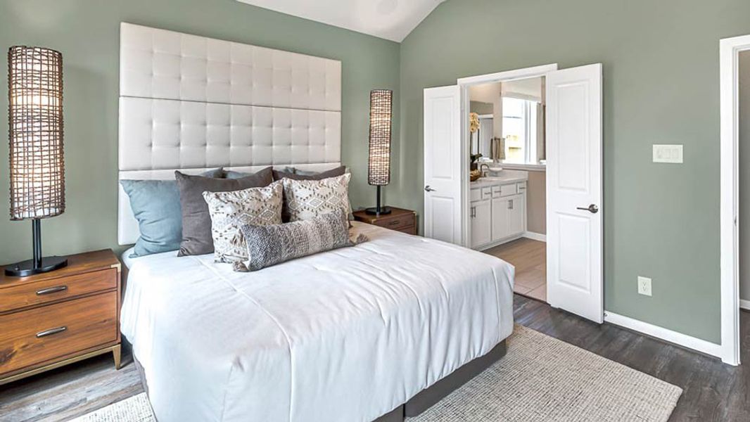 Representative furnished interior of a home built from the Portsmouth by Taylor Morrison in Trillium 40s, Richmond (Image 15).