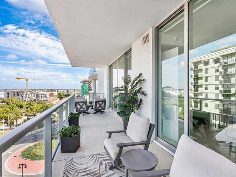 Condo located in Sarasota, FL showcasing its design and architecture (Image 4). Condo located in Sarasota, FL showcasing its design and architecture (Image 4).