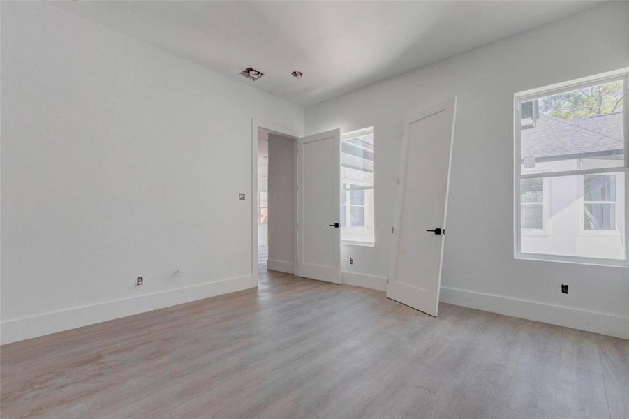 Spacious, unfurnished interior of a new home in , Spring (Image 16).