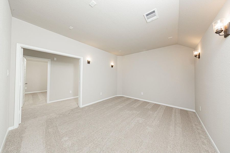 Spacious, unfurnished interior of a new home in River Ranch, Dayton (Image 16).