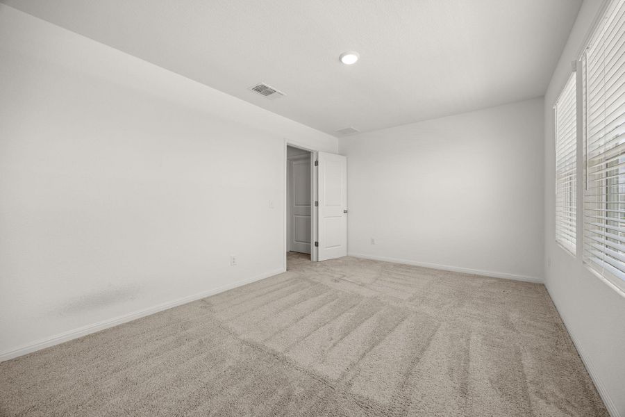 Spacious, unfurnished interior of a new home in Cottonwood Farms, Hutto (Image 33).