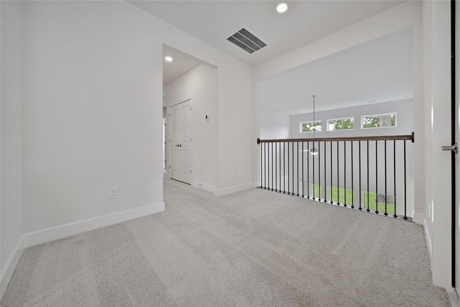 Spacious, unfurnished interior of a new home in , Tomball (Image 16). Spacious, unfurnished interior of a new home in , Tomball (Image 16).