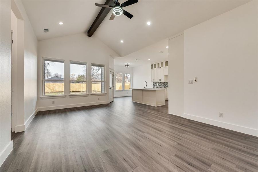 Spacious, unfurnished interior of a new home in , Dallas (Image 15).