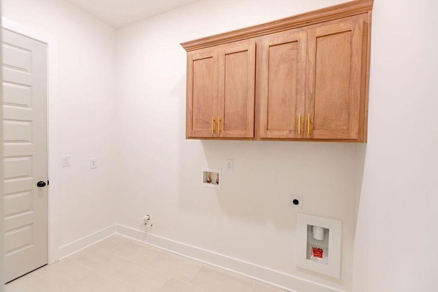 Spacious, unfurnished interior of a new home in , Gainesville (Image 36).