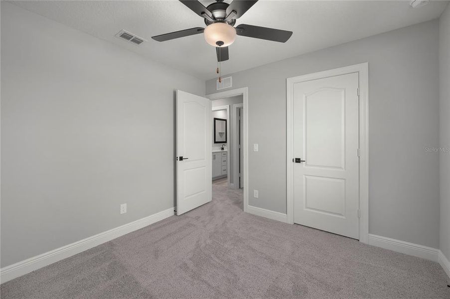 Spacious, unfurnished interior of a new home in Gum Lake Preserve, Lake Alfred (Image 33).