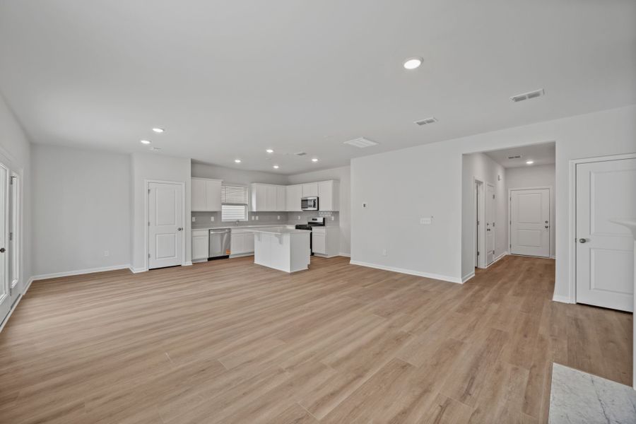 Spacious, unfurnished interior of a new home in Grand Arbor, Blythewood (Image 19).