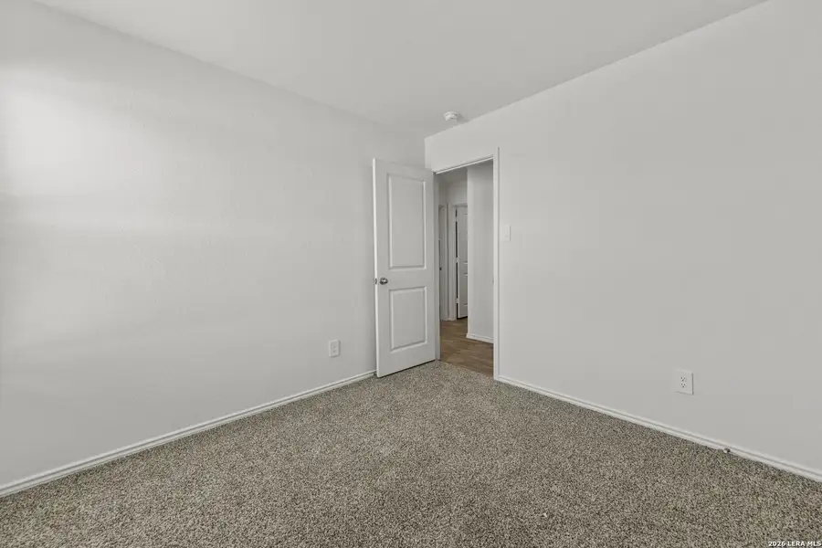 Spacious, unfurnished interior of a new home in Hickory Ridge, Elmendorf (Image 16).