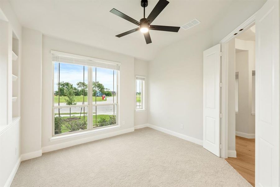 Spacious, unfurnished interior of a new home in Sunrise at Garden Valley 60-79, Waxahachie (Image 32).