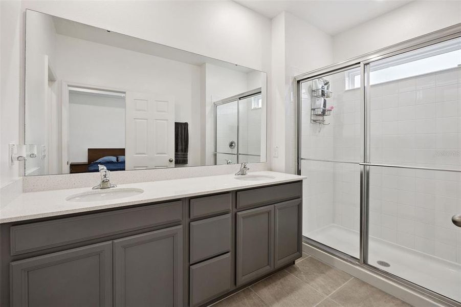 Furnished interior view inside a new home in , Winter Garden (Image 9).