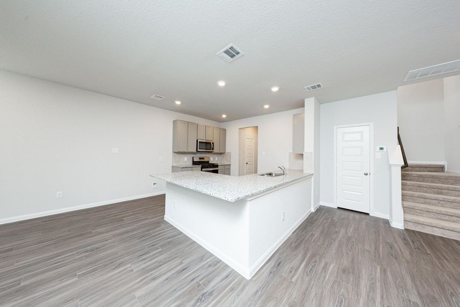 Image 20 of a home in River's Edge.