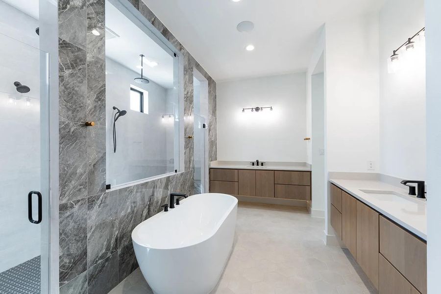 Lynmar IV F primary bath Lynmar IV F primary bath