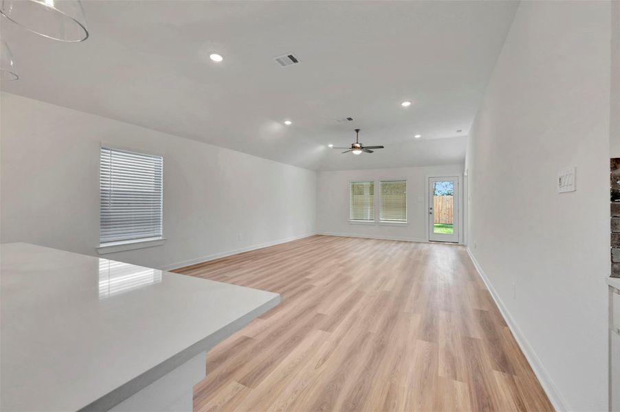 Spacious, unfurnished interior of a new home in Moran Ranch, Willis (Image 15).