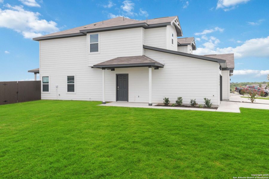 Exterior details and patio area of a home in , Converse (Image 22).
