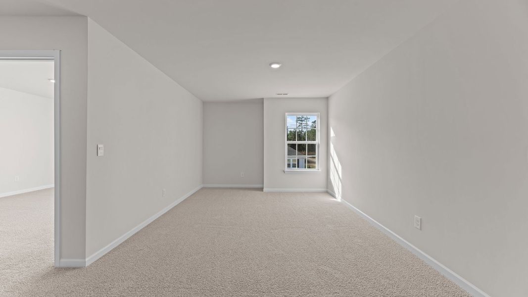 Spacious, unfurnished interior of a new home in West New Bern, New Bern (Image 20).