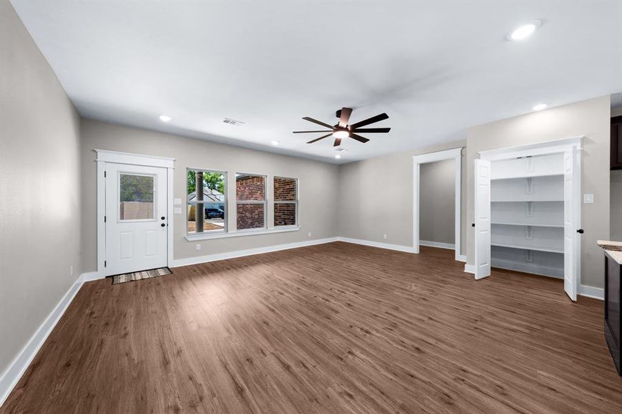 Spacious, unfurnished interior of a new home in , Sulphur Springs (Image 27).