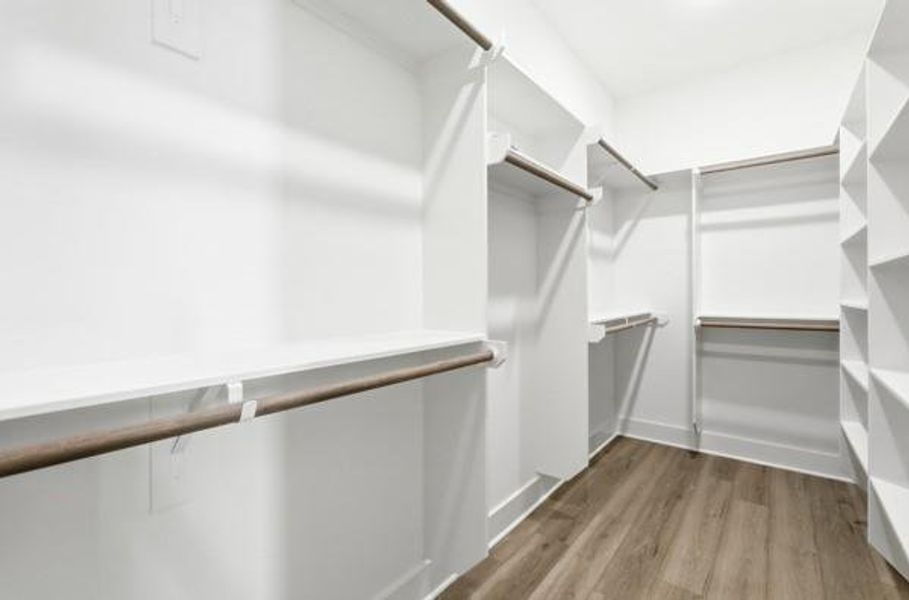 Spacious, unfurnished interior of a new home in , Houston (Image 20).