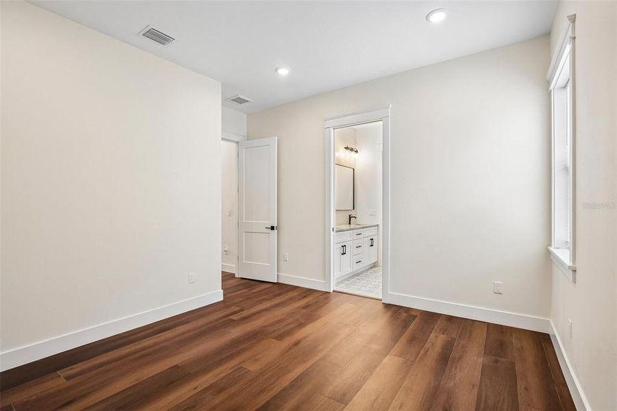 Spacious, unfurnished interior of a new home in , St. Petersburg (Image 39). Spacious, unfurnished interior of a new home in , St. Petersburg (Image 39).