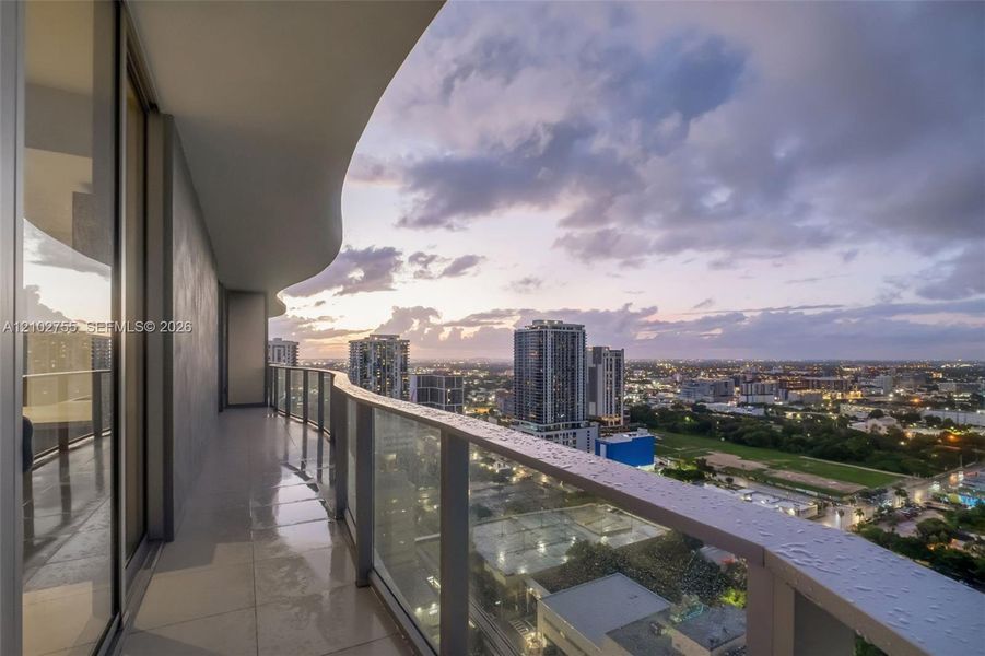 Condo located in Miami, FL showcasing its design and architecture (Image 3).