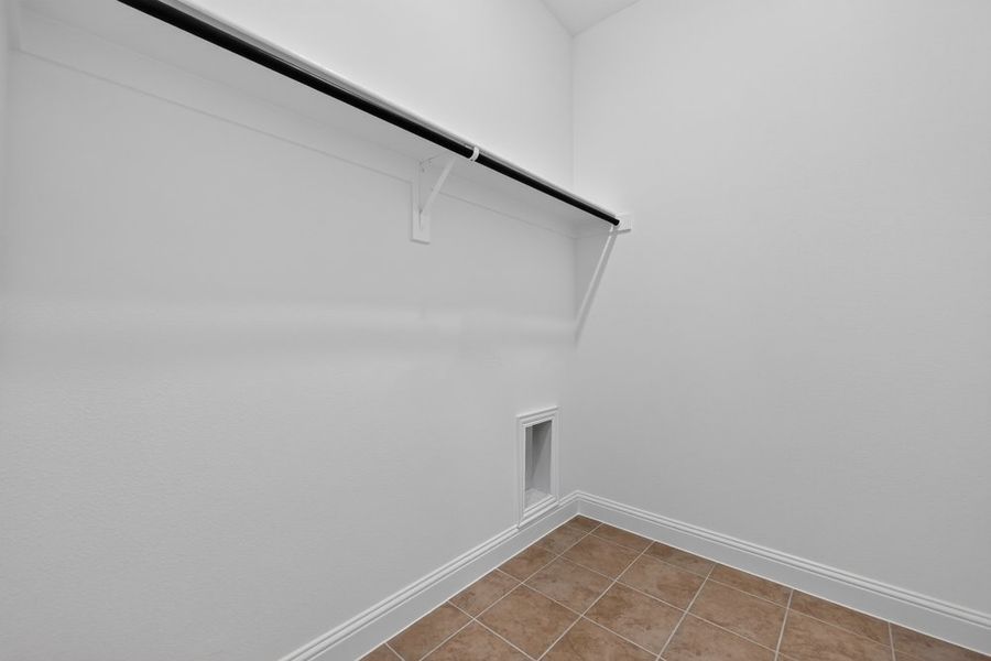 Spacious, unfurnished interior of a new home in Highland Lakes, McKinney (Image 30).