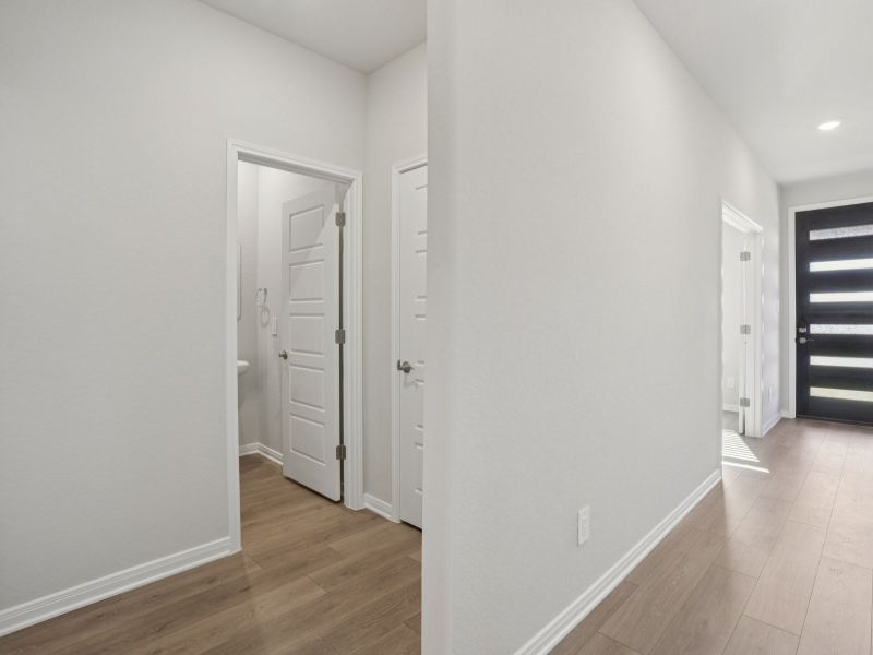 Spacious, unfurnished interior of a new home in Sagebrooke - Premier Series, San Antonio (Image 17). Spacious, unfurnished interior of a new home in Sagebrooke - Premier Series, San Antonio (Image 17).