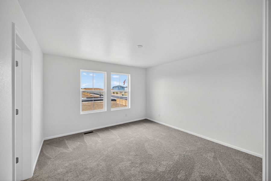 Spacious, unfurnished interior of a new home in Lake Bluff, Greeley (Image 32). Spacious, unfurnished interior of a new home in Lake Bluff, Greeley (Image 32).