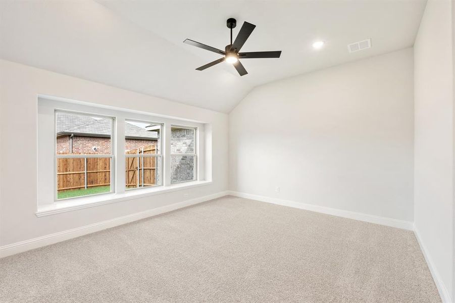 Spacious, unfurnished interior of a new home in Waverly Estates, Nevada (Image 22).