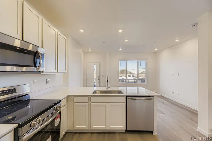 Furnished interior view inside a new home in Vermilion Creek, Centennial (Image 3). Furnished interior view inside a new home in Vermilion Creek, Centennial (Image 3).