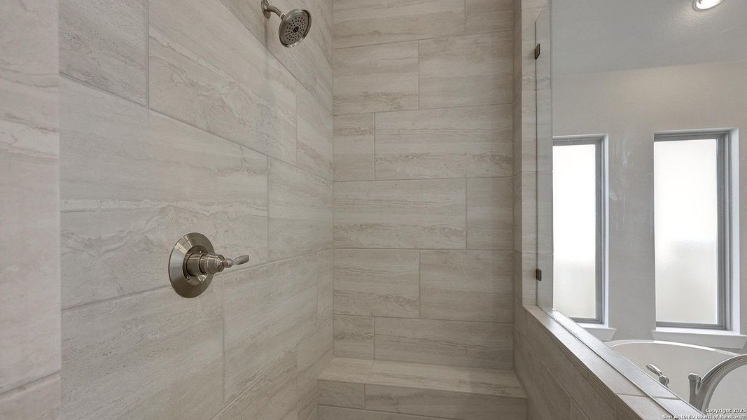 Image 33 of a home in Haby Hill 60'.