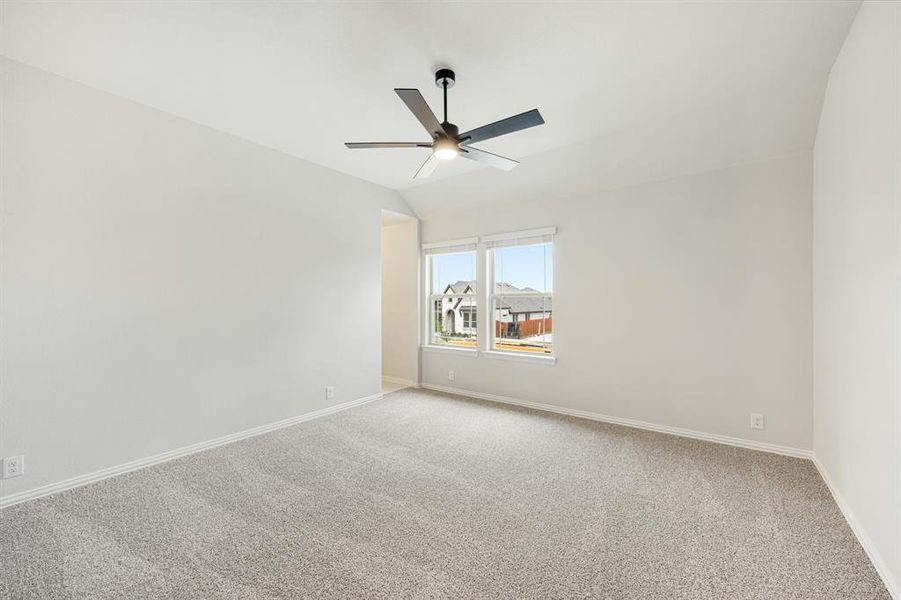 Spacious, unfurnished interior of a new home in Star Ranch, Godley (Image 19).