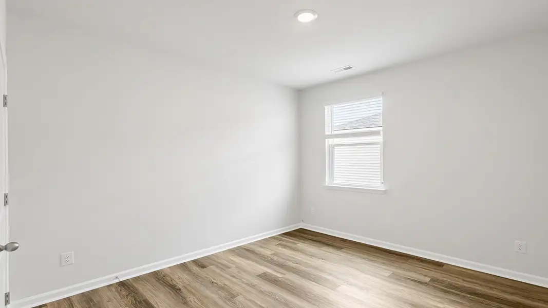 Spacious, unfurnished interior of a new home in Havenwood, North Charleston (Image 18).