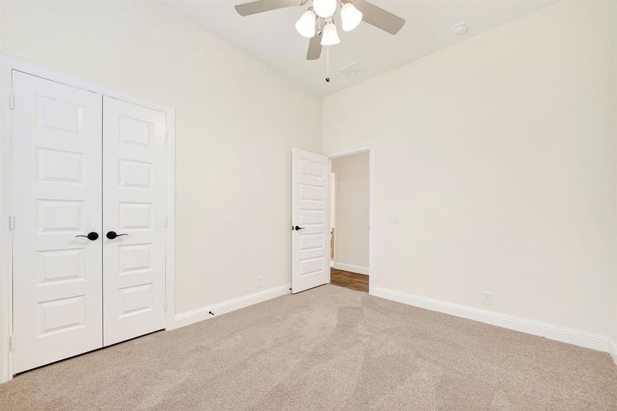 Spacious, unfurnished interior of a new home in Stone River Glen, Royse City (Image 27). Spacious, unfurnished interior of a new home in Stone River Glen, Royse City (Image 27).