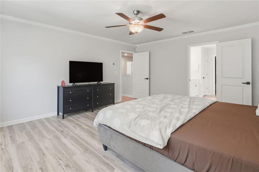 Furnished interior view inside a new home in Riverwood, Dallas (Image 10).