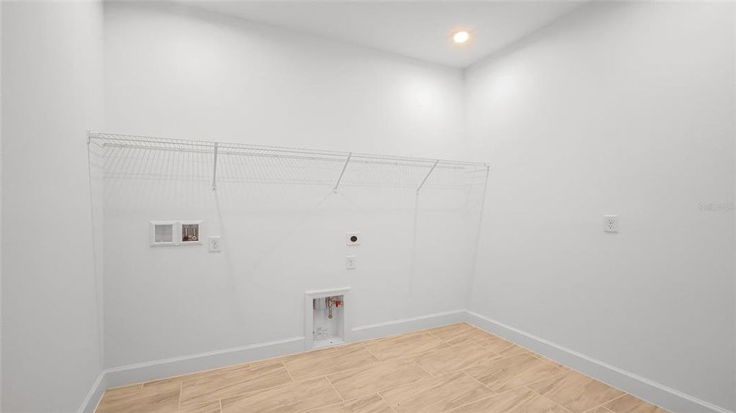 Spacious, unfurnished interior of a new home in Cresswind at Lake Harris, Tavares (Image 18). Spacious, unfurnished interior of a new home in Cresswind at Lake Harris, Tavares (Image 18).