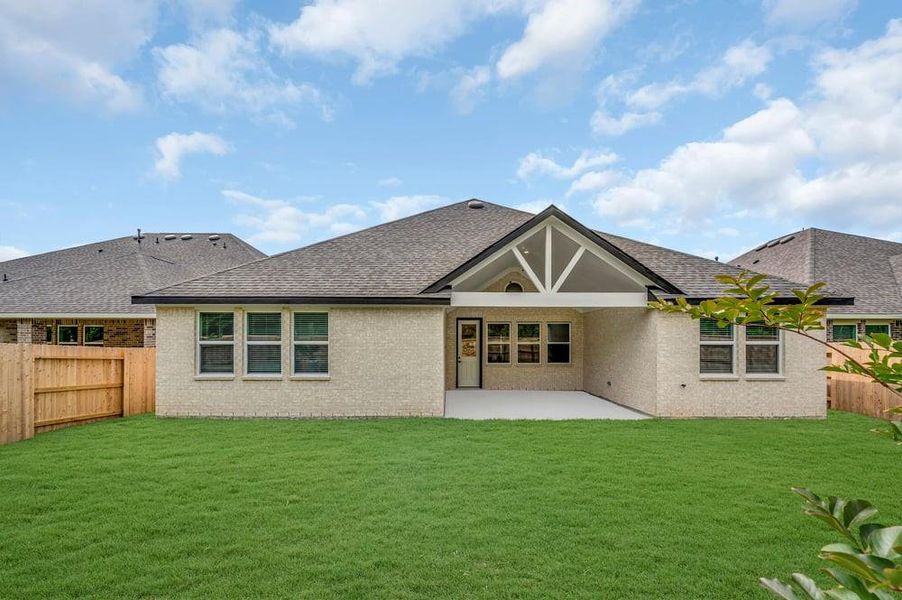 Exterior details and patio area of a home in Sundance Cove, Crosby (Image 4).
