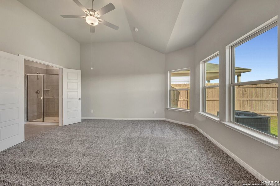 Spacious, unfurnished interior of a new home in Park Place, New Braunfels (Image 22).