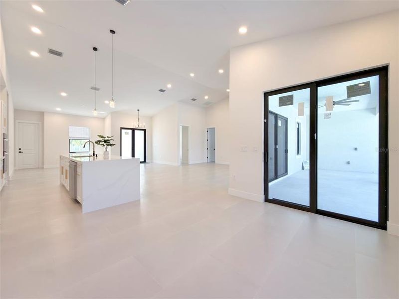 Spacious, unfurnished interior of a new home in , Port Charlotte (Image 18).