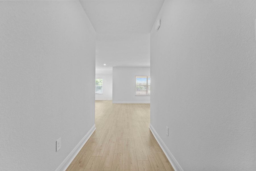 Spacious, unfurnished interior of a new home in Riverview, Georgetown (Image 19).
