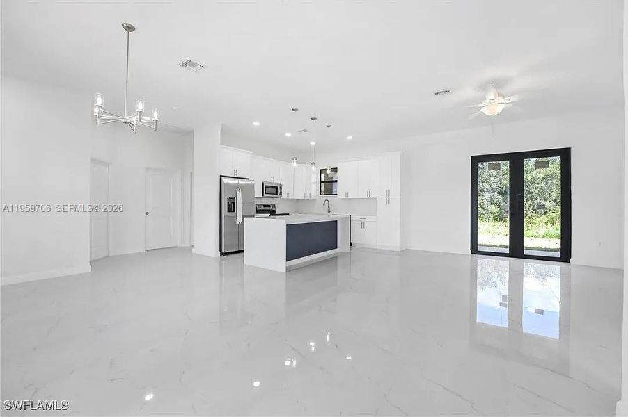 Spacious, unfurnished interior of a new home in , Lehigh Acres (Image 14).