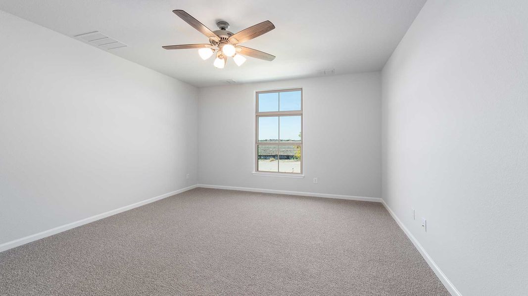 Spacious, unfurnished interior of a new home in Avondale 40', Fate (Image 14).